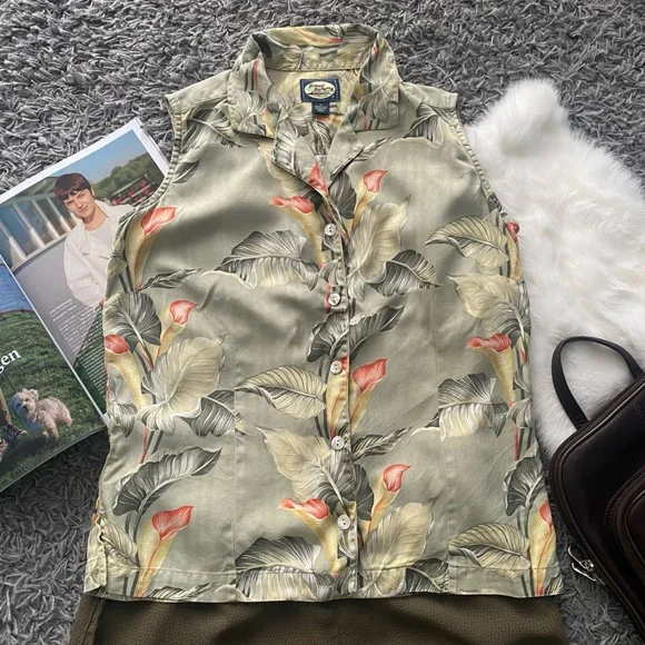 Tommy Bahama Floral Sleeveless Button-Up Blouse - Picture 1 of 4